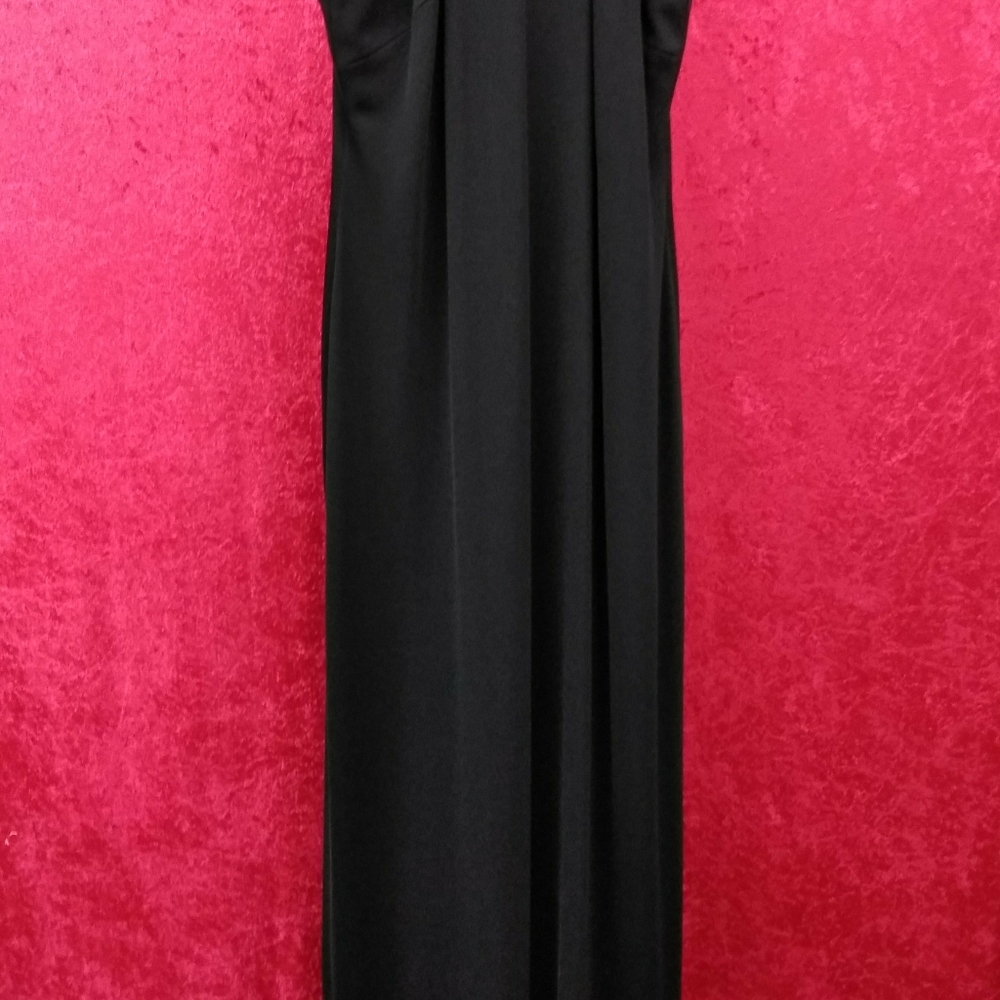 Dresses - Picture 2 of 3